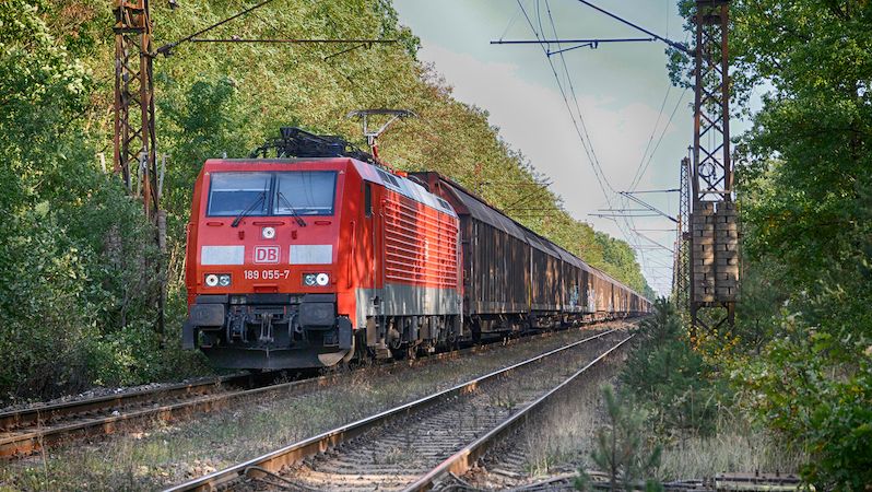 Provoz mezi Prahou a Kolínem stál, u Běchovic srazil vlak člověka
